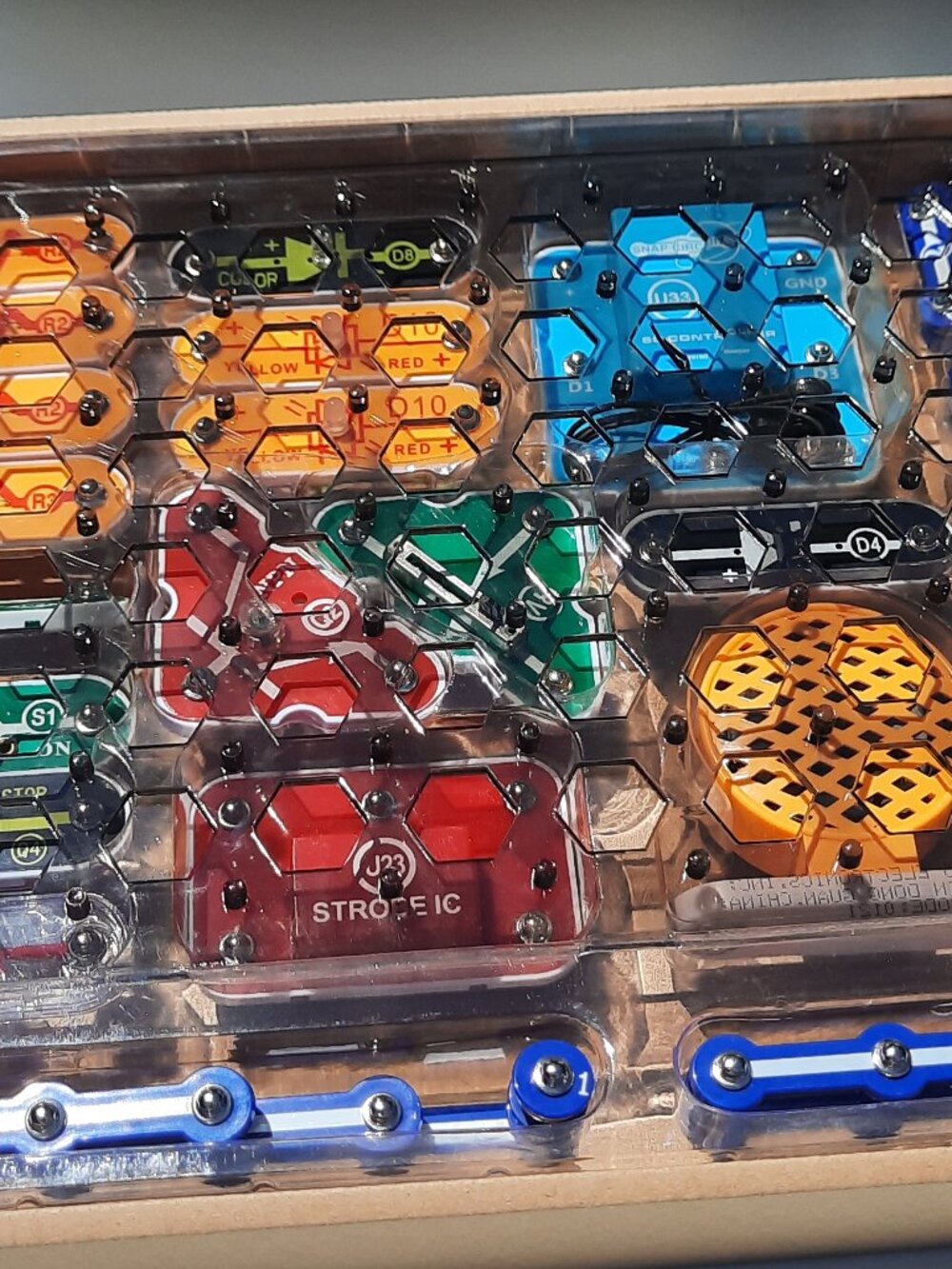 Snap Circuits Code Journey Electronics Educational Coding Kit with Snap Rover - Picture 7 of 8